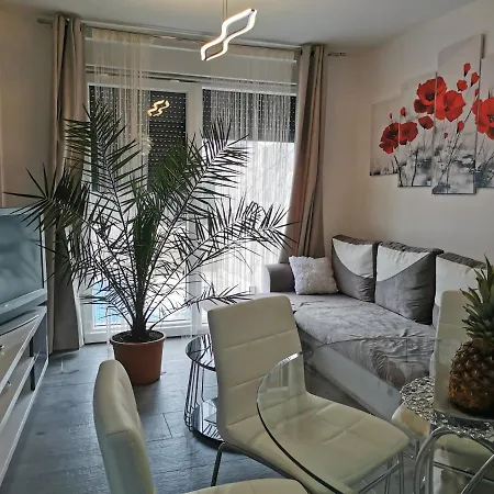 Palmandre מאנדרה